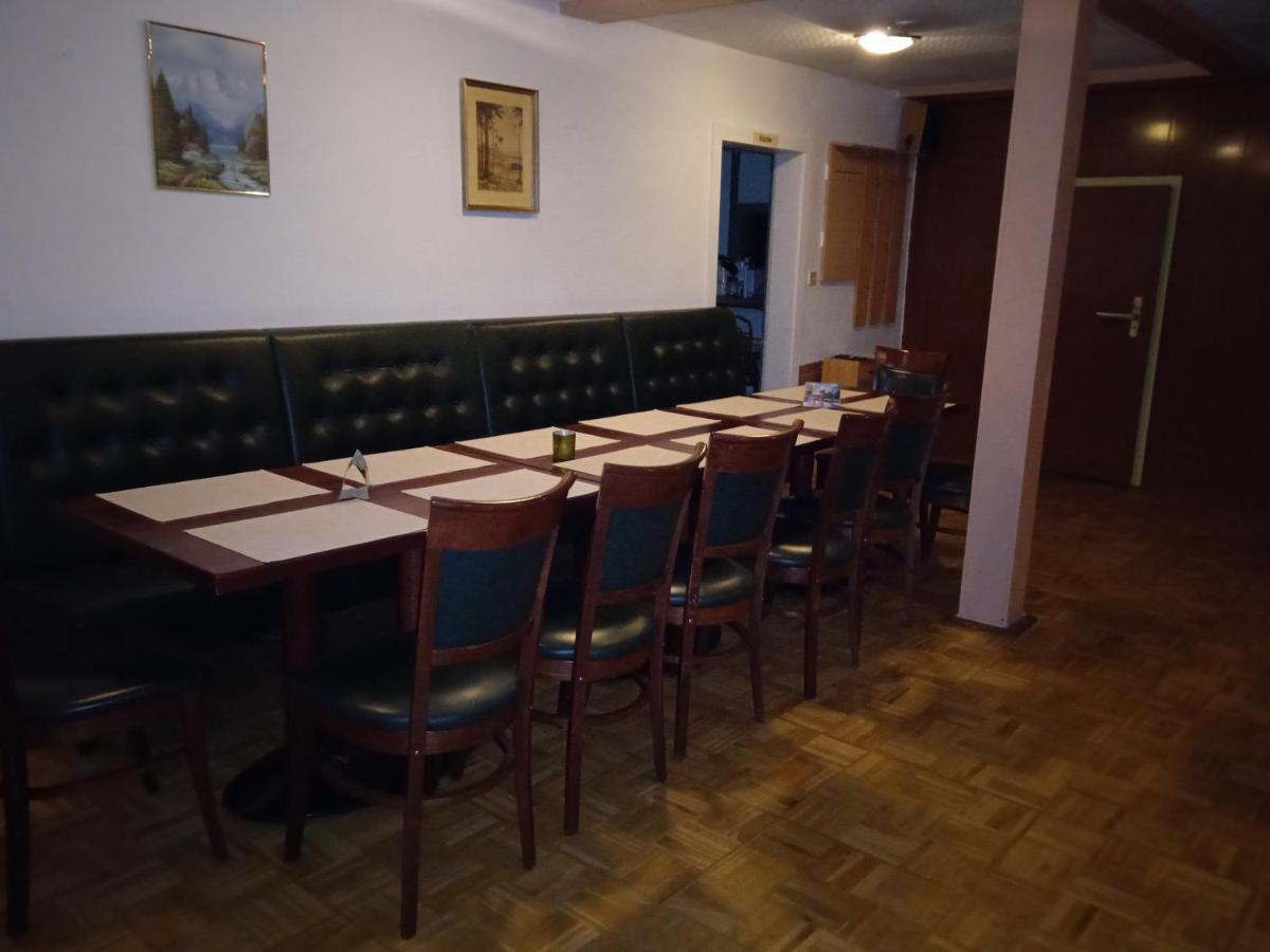 Hotel & Restaurant Zum Adlersberg Schleusingen Exteriér fotografie