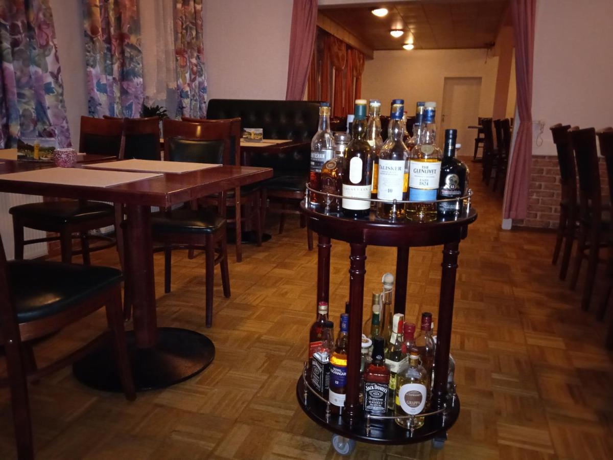 Hotel & Restaurant Zum Adlersberg Schleusingen Exteriér fotografie
