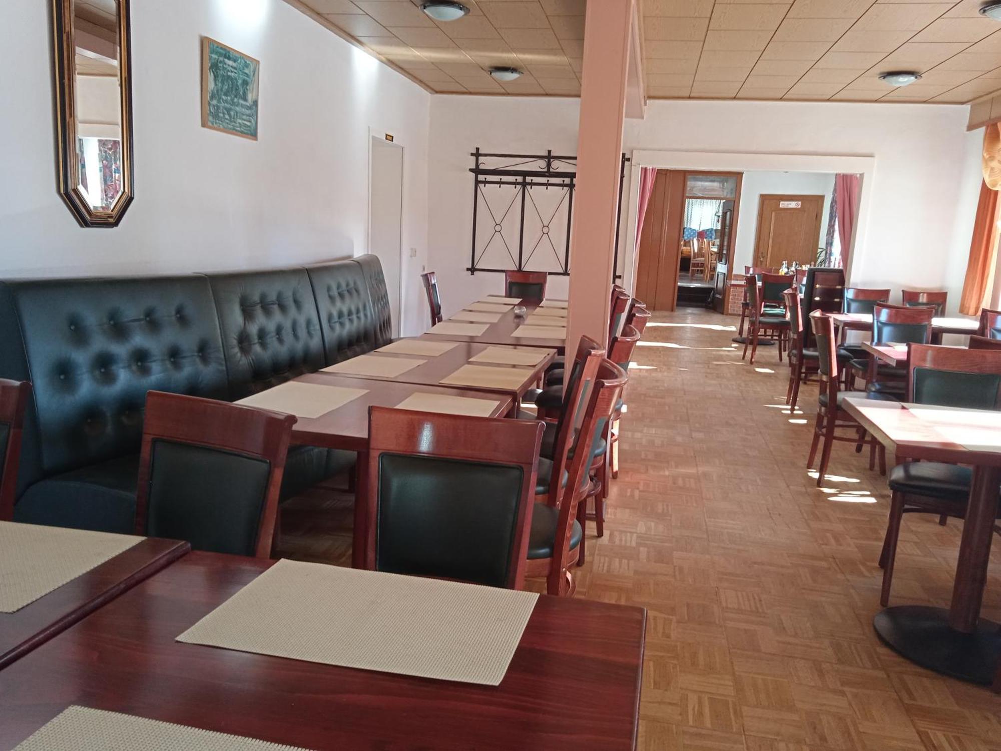 Hotel & Restaurant Zum Adlersberg Schleusingen Exteriér fotografie